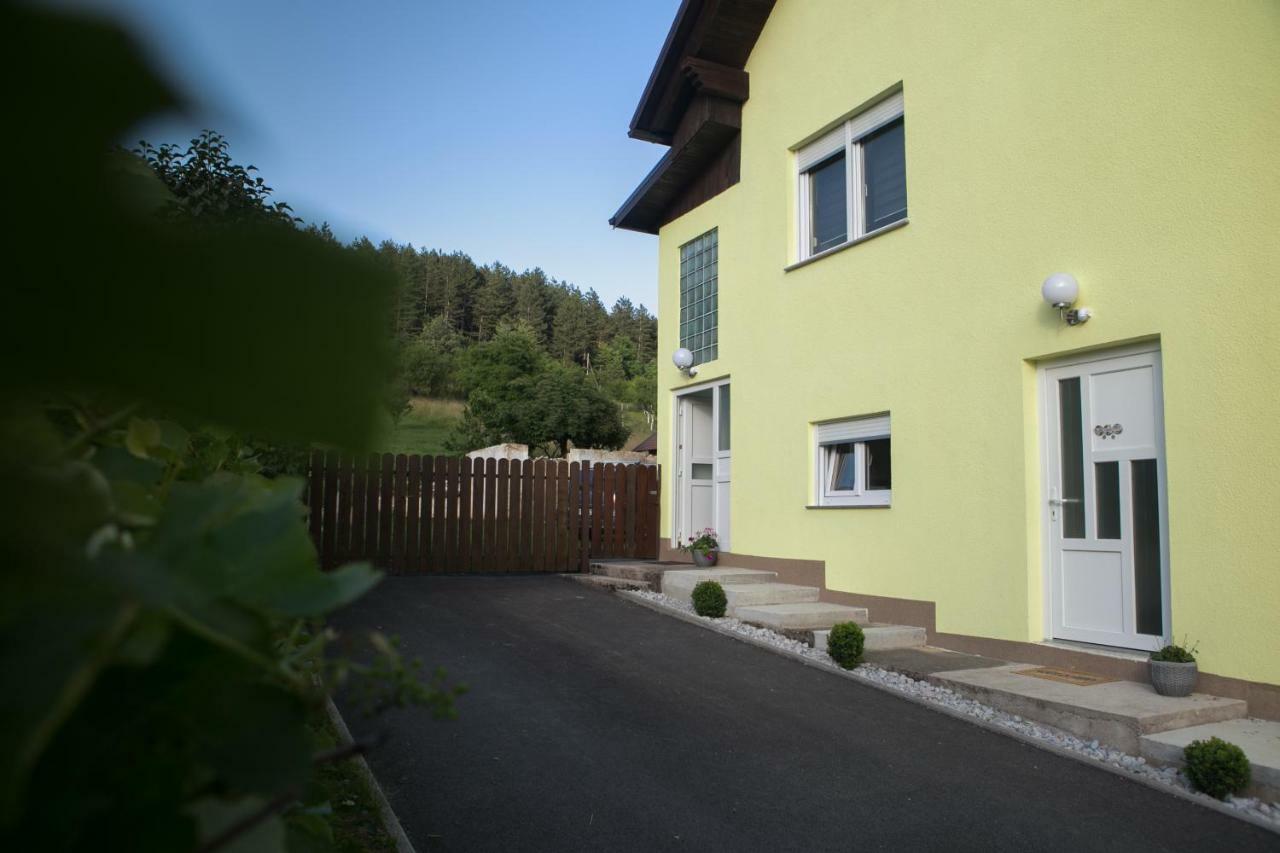 Apartman Maja Apartman Otocsán Kültér fotó