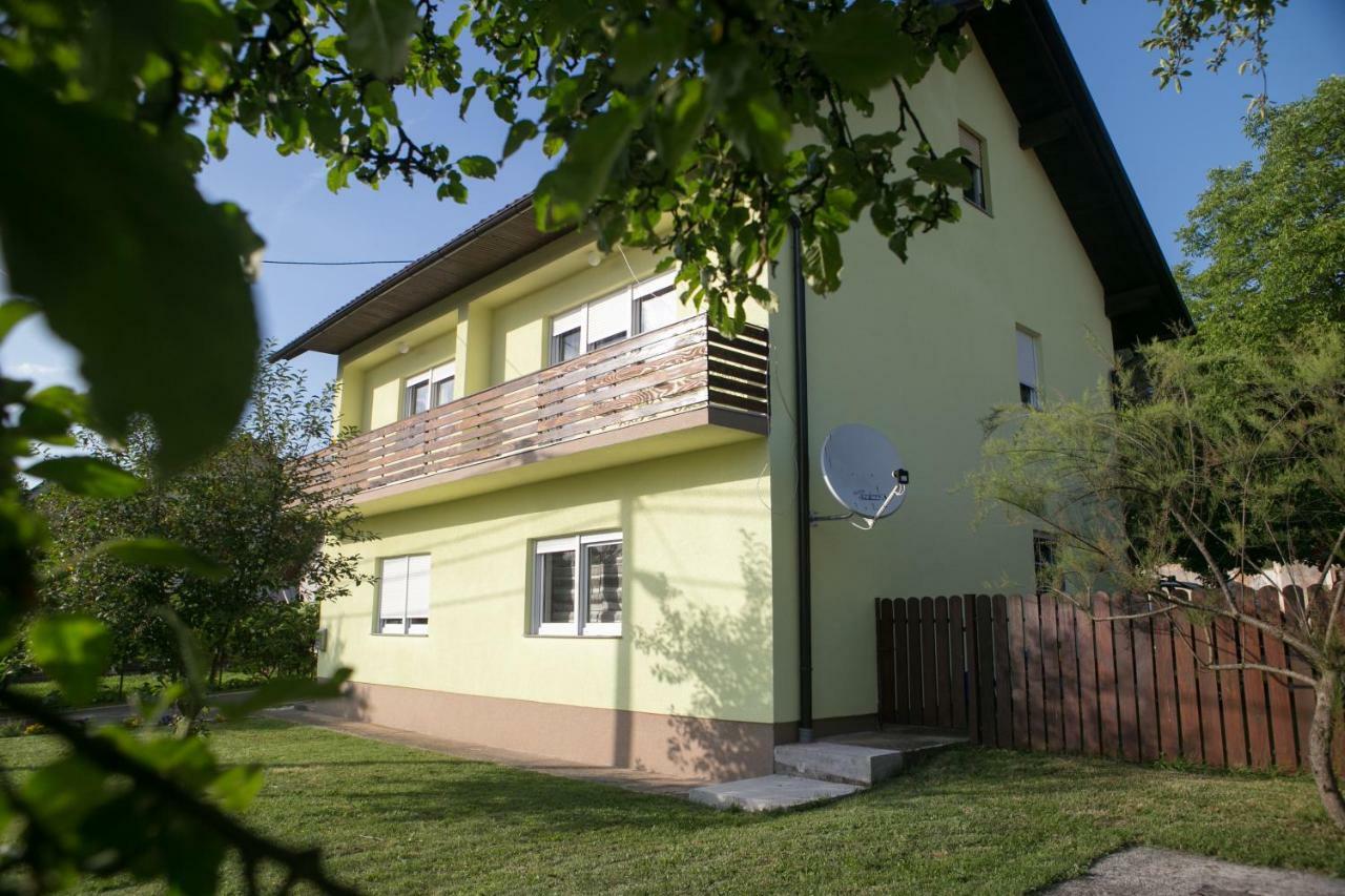 Apartman Maja Apartman Otocsán Kültér fotó